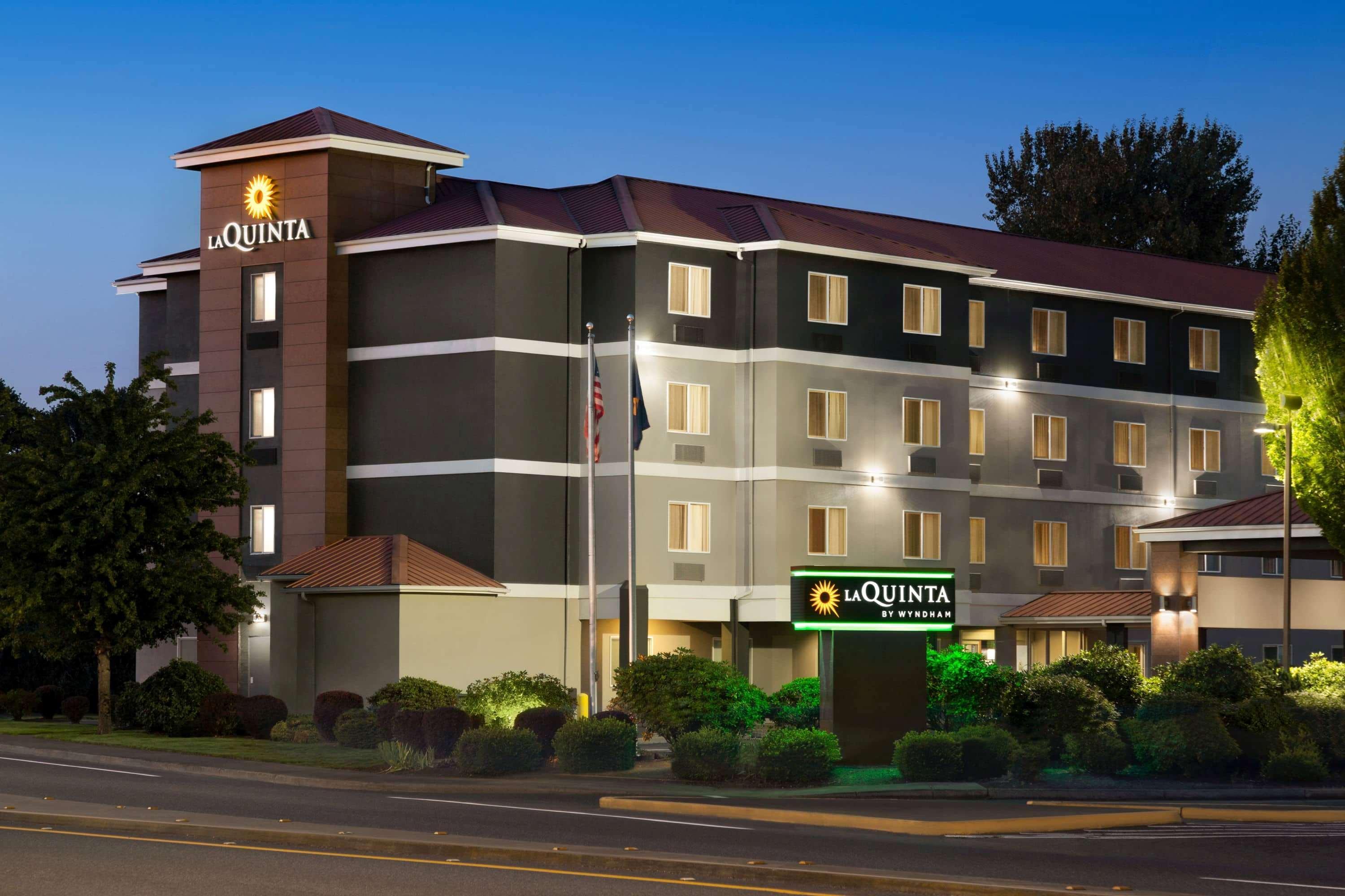 La Quinta By Wyndham Salem Or Hotel Exterior photo
